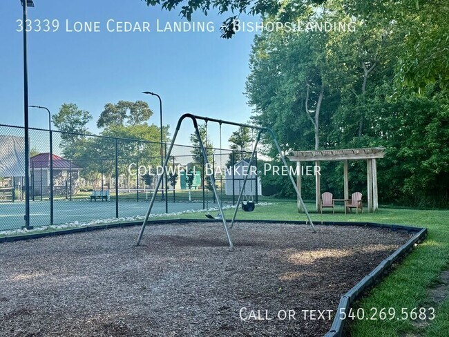 Building Photo - 33339 Lone Cedar Landing