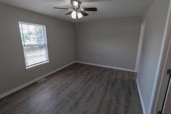 Building Photo - 1401-1403 Bodie Dr