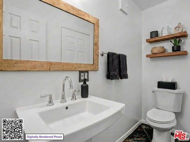 Building Photo - 1546 N St Andrews Pl