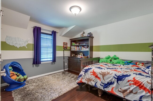 Building Photo - 16 Primrose Ln