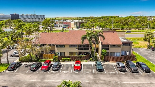 Building Photo - 890 N Village Dr