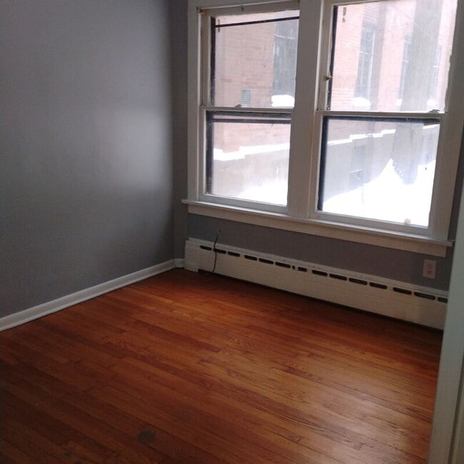 Building Photo - 231 Lark St