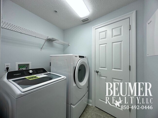 Building Photo - Discover your dream coastal retreat!