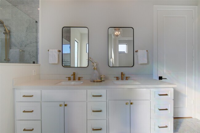 Building Photo - 820 Wakefield Dr