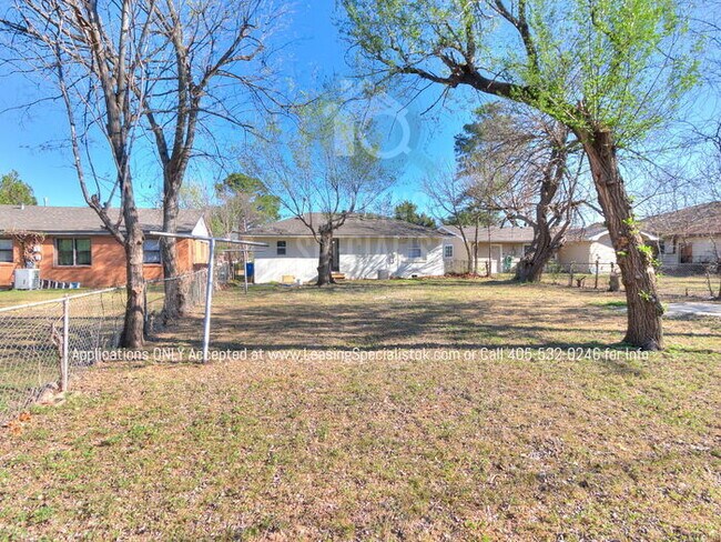Building Photo - Charming Mid Norman 3 Bed 2 Bath Home!