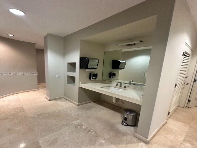 Building Photo - 10275 Collins Ave