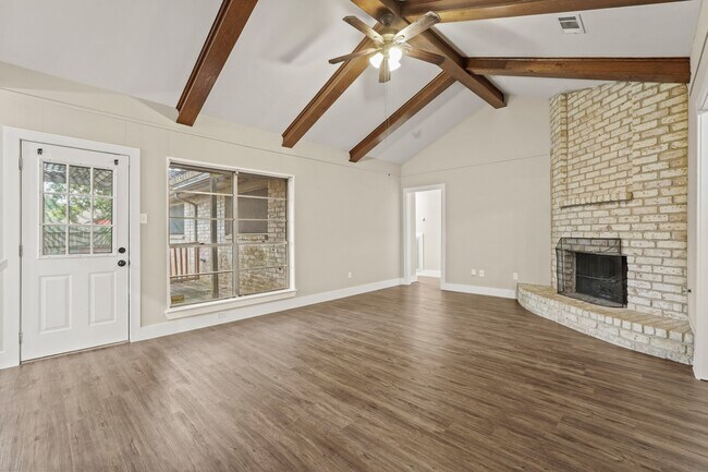 Building Photo - 13755 Drakewood Dr