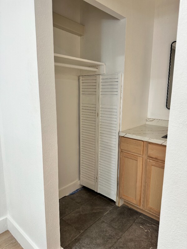 Building Photo - 1078 E White Mountain Blvd