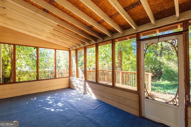 Building Photo - 1748 Christiana Dr