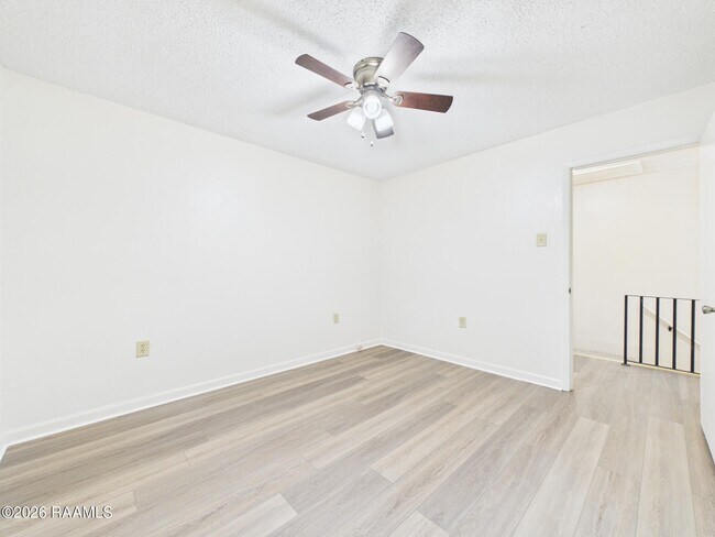 Building Photo - 809 Fox Run Ave