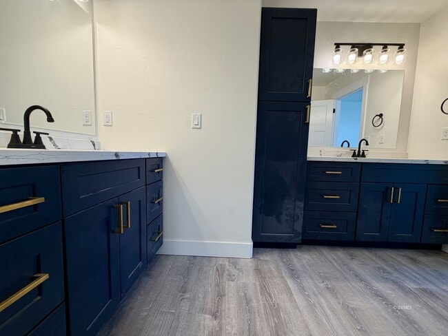 Building Photo - 1204 S Central Ave