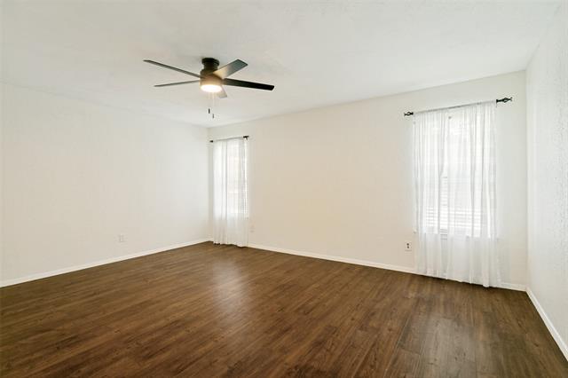 Building Photo - 3012 Pin Oak Ln