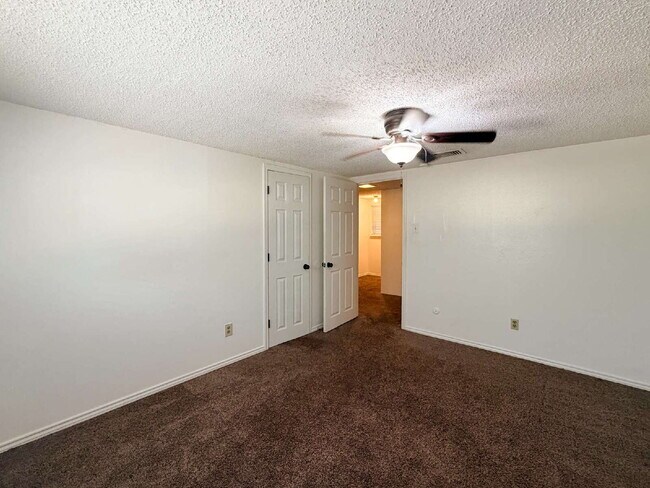 Building Photo - Beautiful 6 bed, 2 bath home in Burleson!