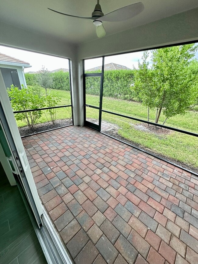 Building Photo - 1079 Enbrook Lp