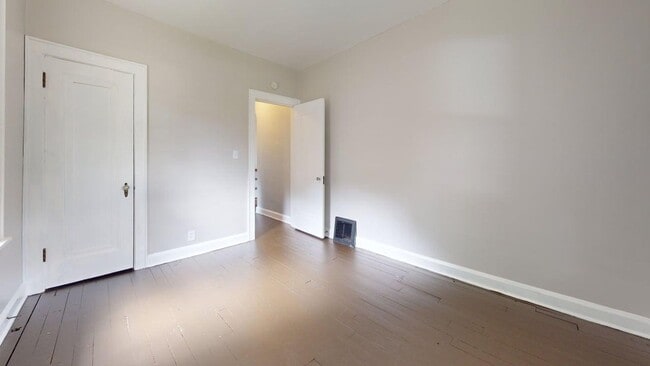 Building Photo - Spacious 3-Bedroom Home in Canton, OH | 1,...