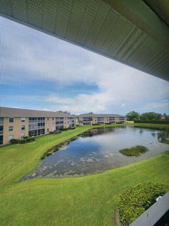 Building Photo - 9640 Victoria Ln