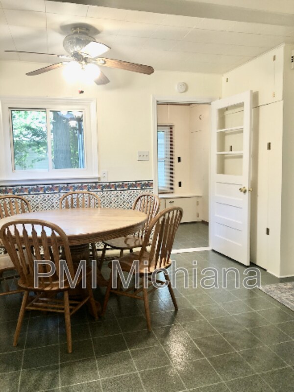 Building Photo - 52554 Kenilworth Rd