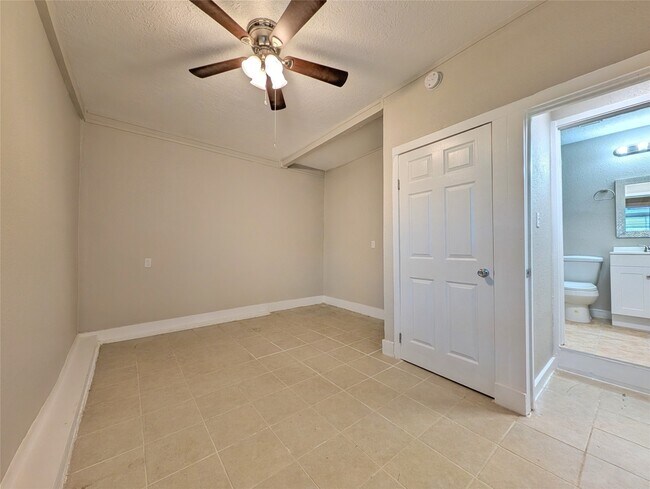 Building Photo - 1219 33rd St