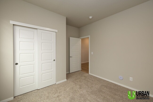 Building Photo - 3744 Clinton Rd