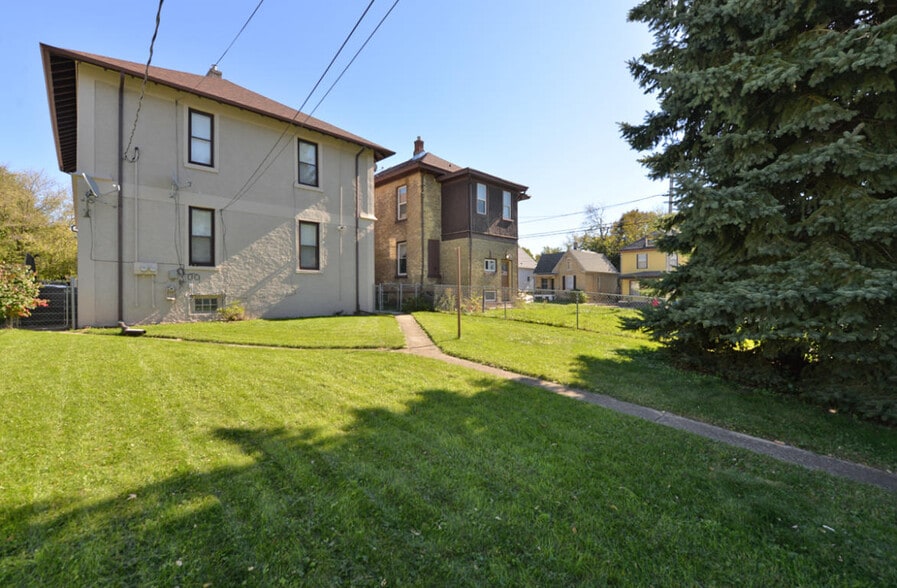 Back Yard - 1106 David St