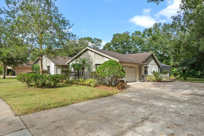 Building Photo - Charming 4-Bedroom Home with Pool on Large Lot in Longwood!