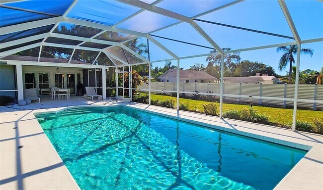 Building Photo - 329 Bernard Ave