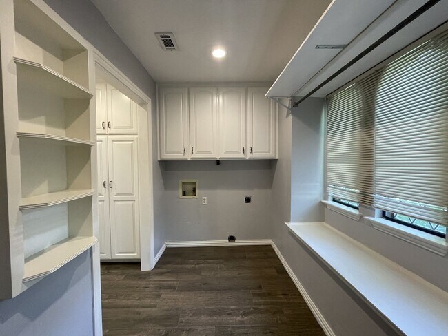 Building Photo - 3209 Bridlegate Dr