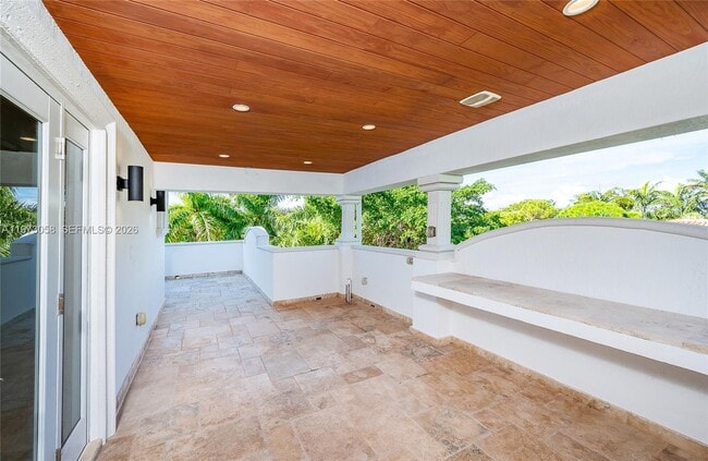 Building Photo - 541 S Mashta Dr