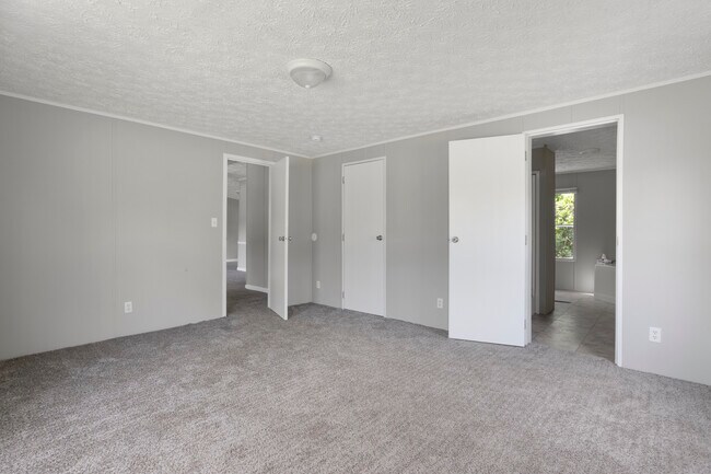 Building Photo - 11612 Independence Rd