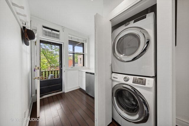 Building Photo - 556 W Roscoe St