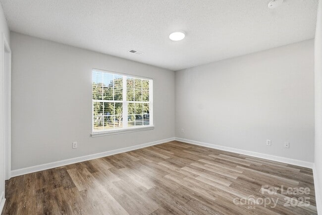 Building Photo - 2322 Pesca Ln