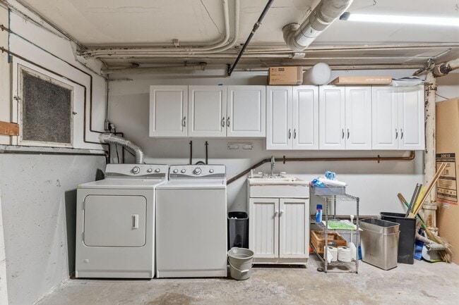 Building Photo - 32 Perego Terrace