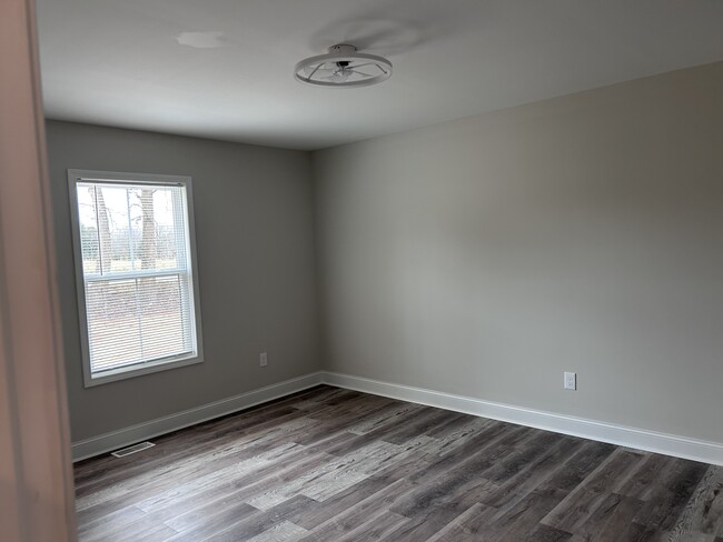 Master Bedroom - 522 Island Ford Rd