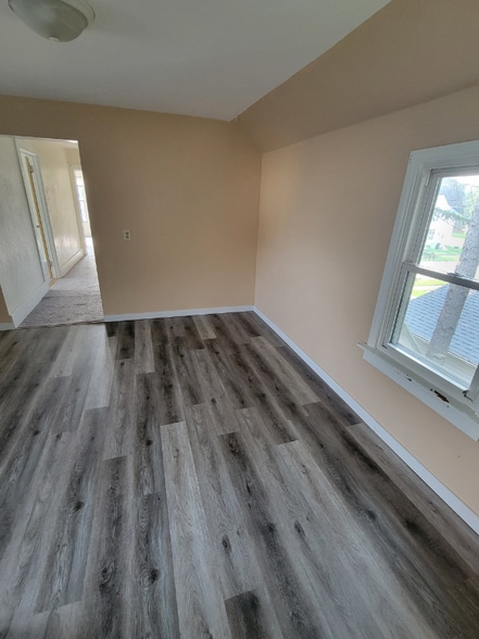 Building Photo - 115 N Mill St