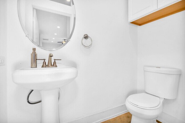 Building Photo - 603 Edgewood St