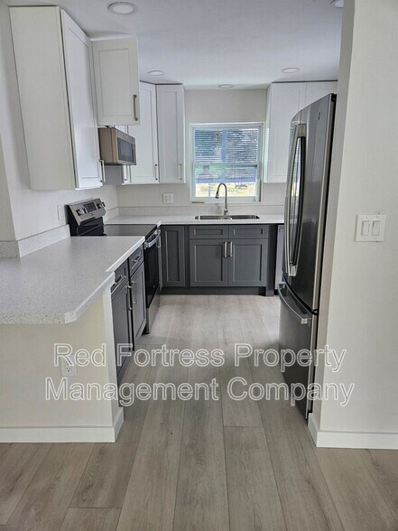 Building Photo - 8730 Fordham St