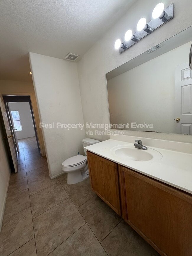 Building Photo - 7816 N 54th Ln