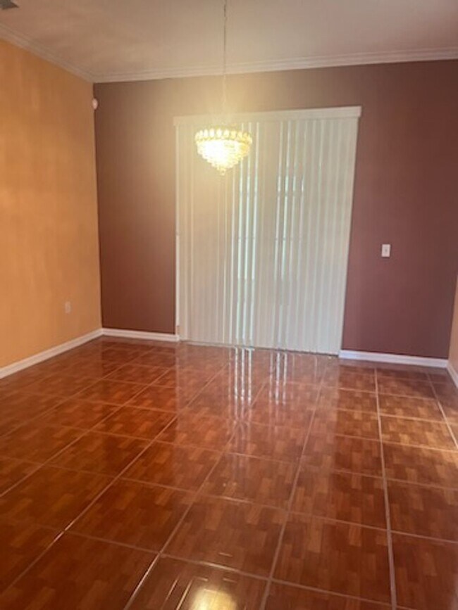 Building Photo - Kissimmee Home
