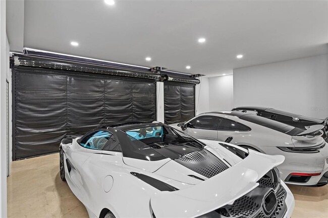 Building Photo - 585 Dolphin Ave SE