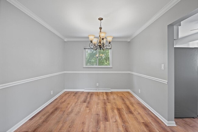 Building Photo - Delhi Township- Cute Single Family 4 bed, ...