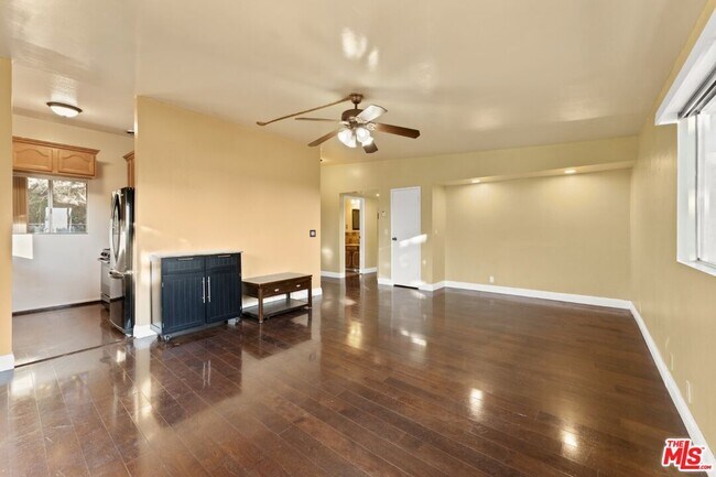 Building Photo - 2160 Lake Shore Ave