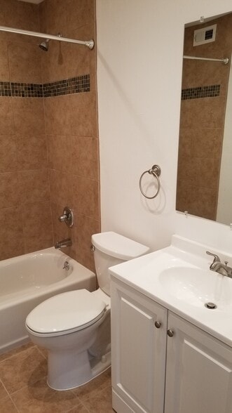 Building Photo - 14126 Tiara St