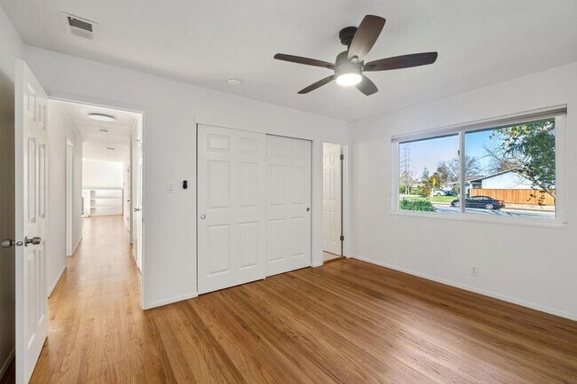 Building Photo - 6386 Blackwood Dr