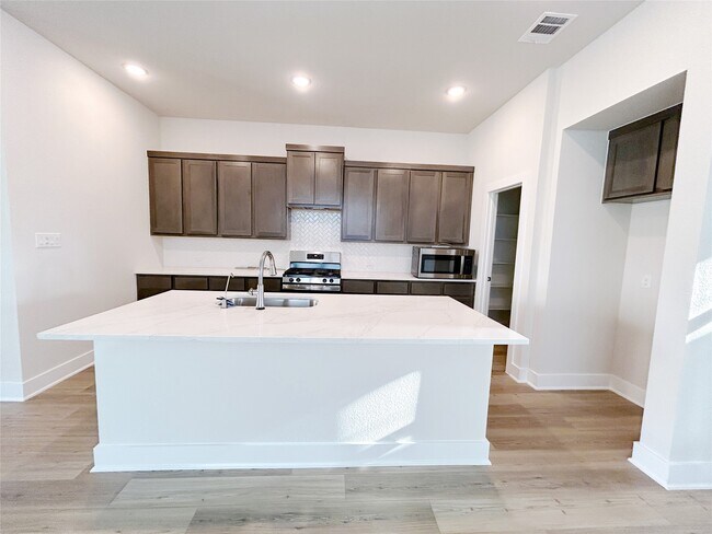 Building Photo - 6007 Churchill Spgs Ln