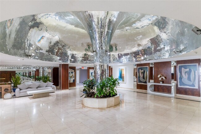 Building Photo - 2655 Collins Ave