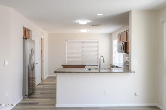 Building Photo - 40402 W Hayden Dr