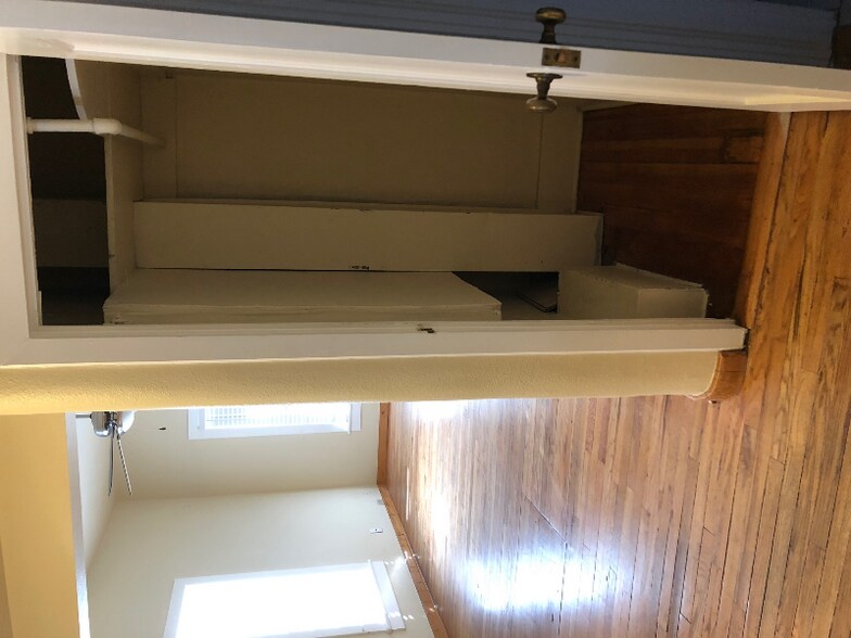 Building Photo - 831 Elati St