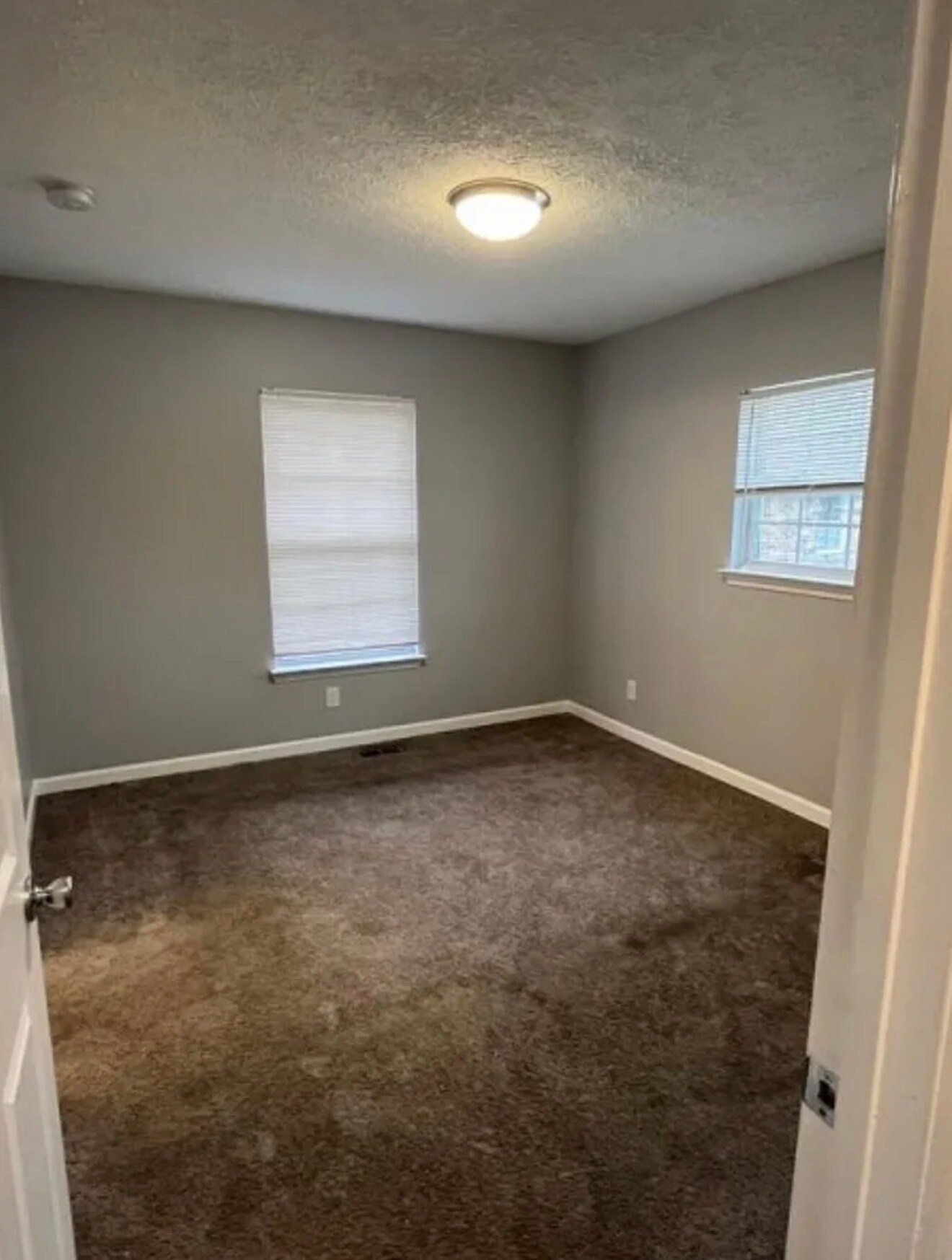 Building Photo - 1406 22nd Ave N