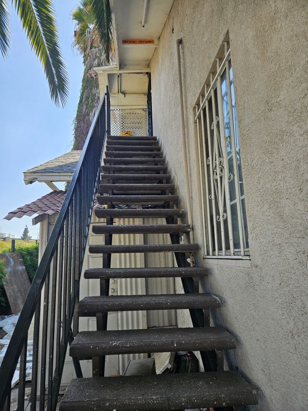 Building Photo - 534 N Berendo St
