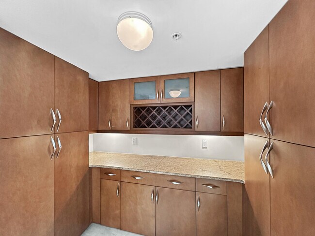 Building Photo - 3000 N Ocean Dr